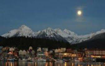 Totem Square Hotel And Marina Sitka Exteriör bild